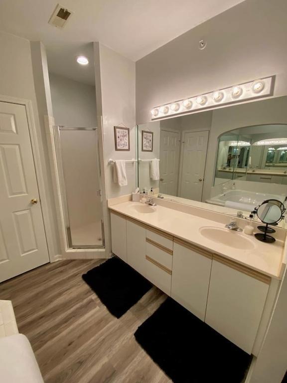 Sunago Suites Брэнсон Экстерьер фото