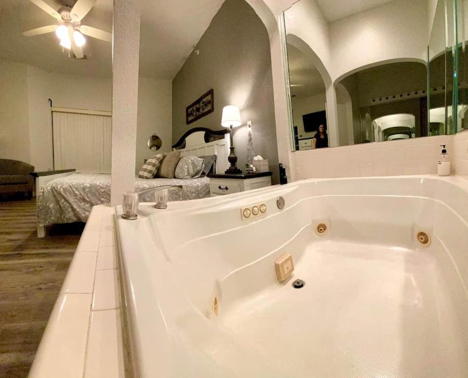 Sunago Suites Брэнсон Экстерьер фото